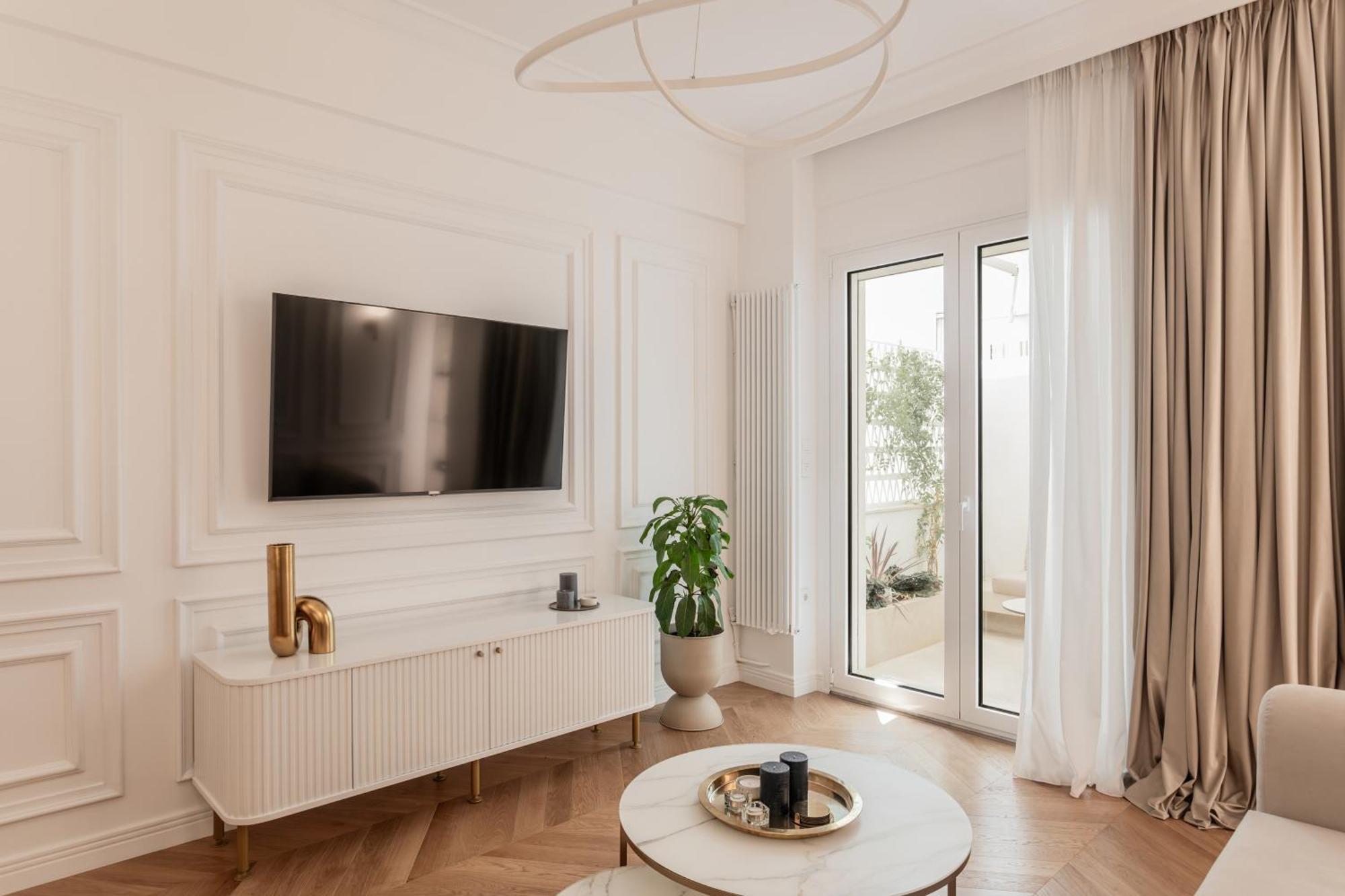 Elegant Apartment A Breath Away From The Acropolis Афины Экстерьер фото